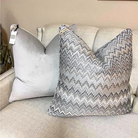 1-NWT CALLISTO HOME DECORATIVE PILLOW (please read description for details) - Picture 4 of 14